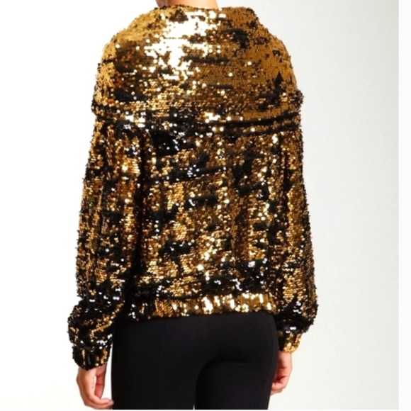 6126 Lindsay Lohan gold sequence pullover - Picture 4 of 4